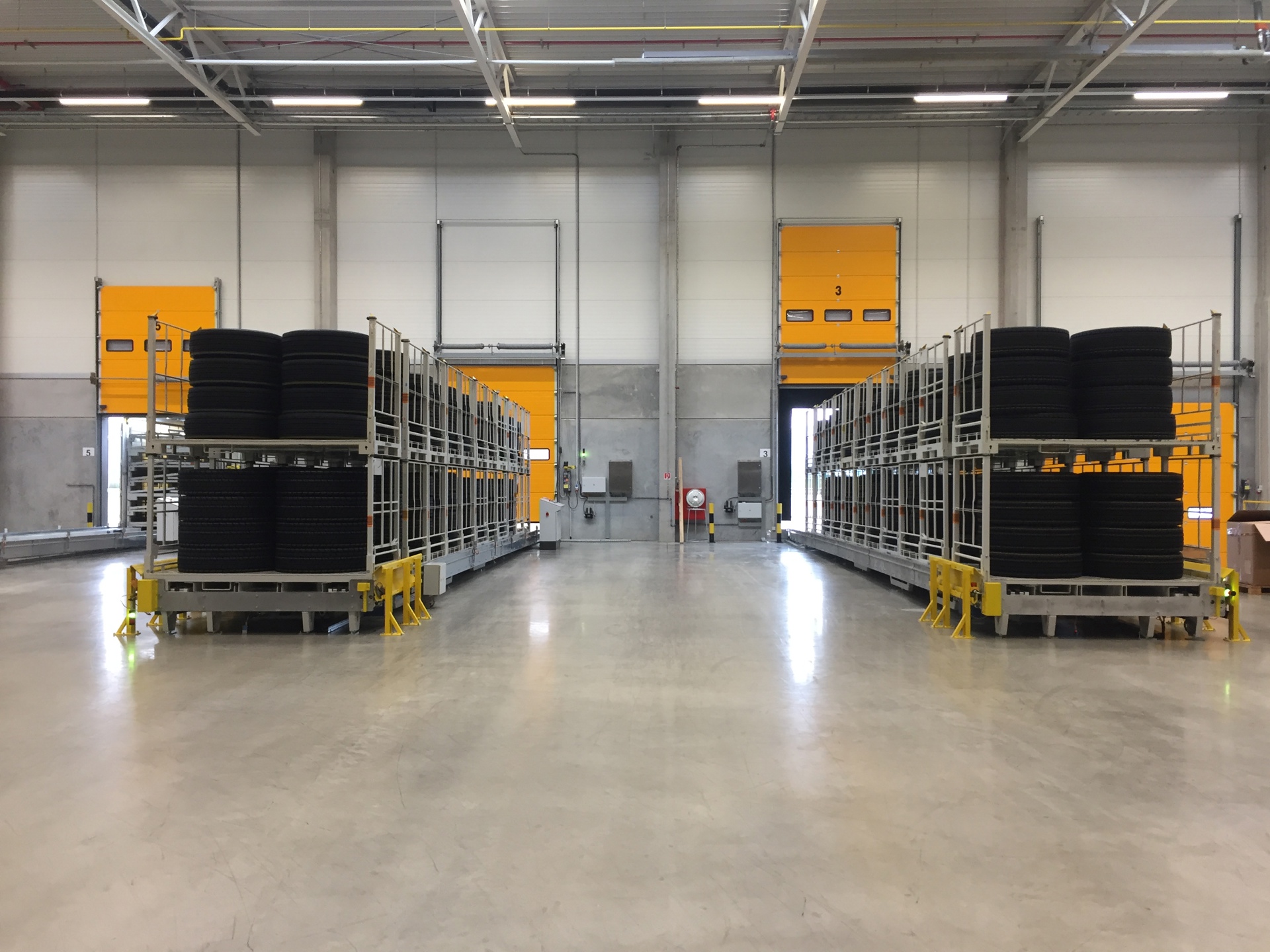 Moving Floor