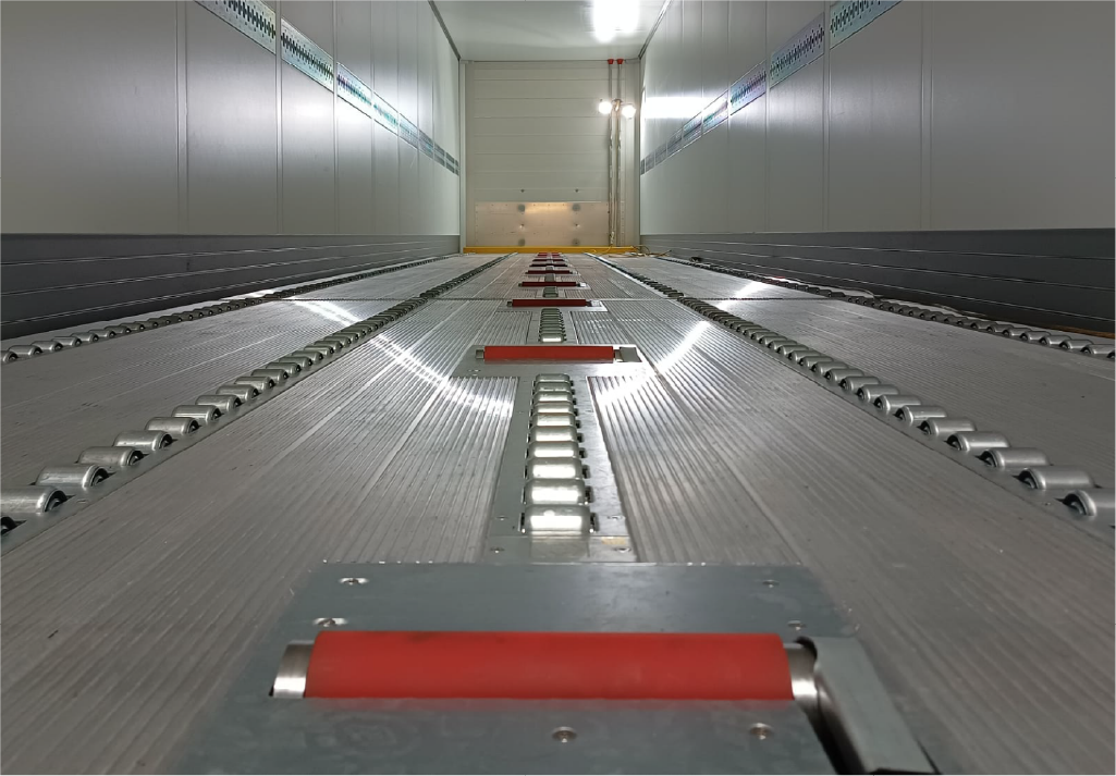 電動ローラー | 航空貨物を90秒で安全に積み下ろし
