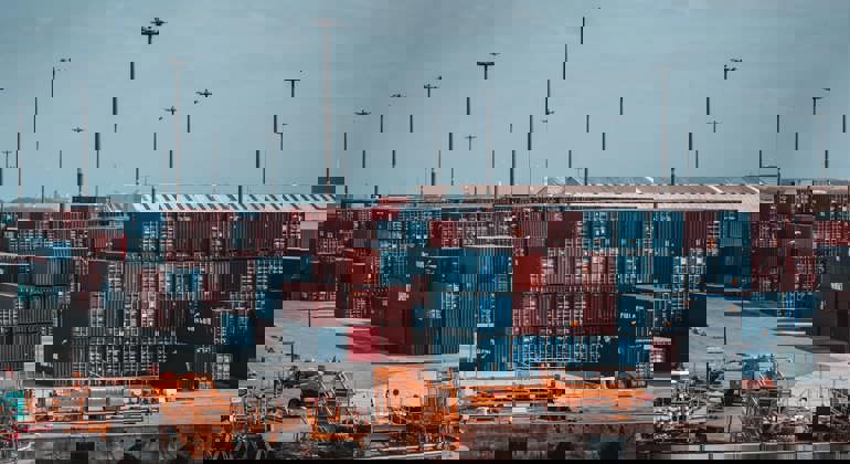 Container (1)