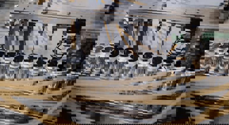 Production Line Metal Cans (1)