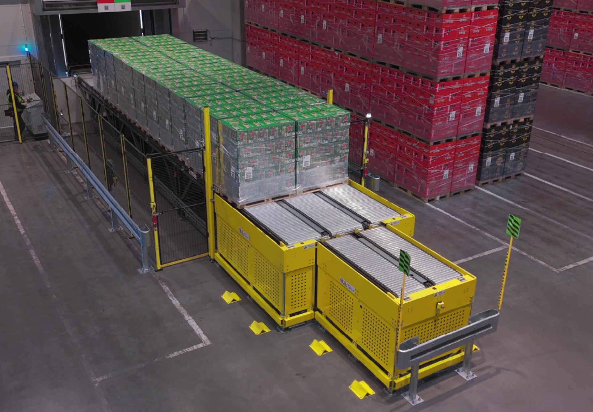 MF Palletised Beverage Unloading 5