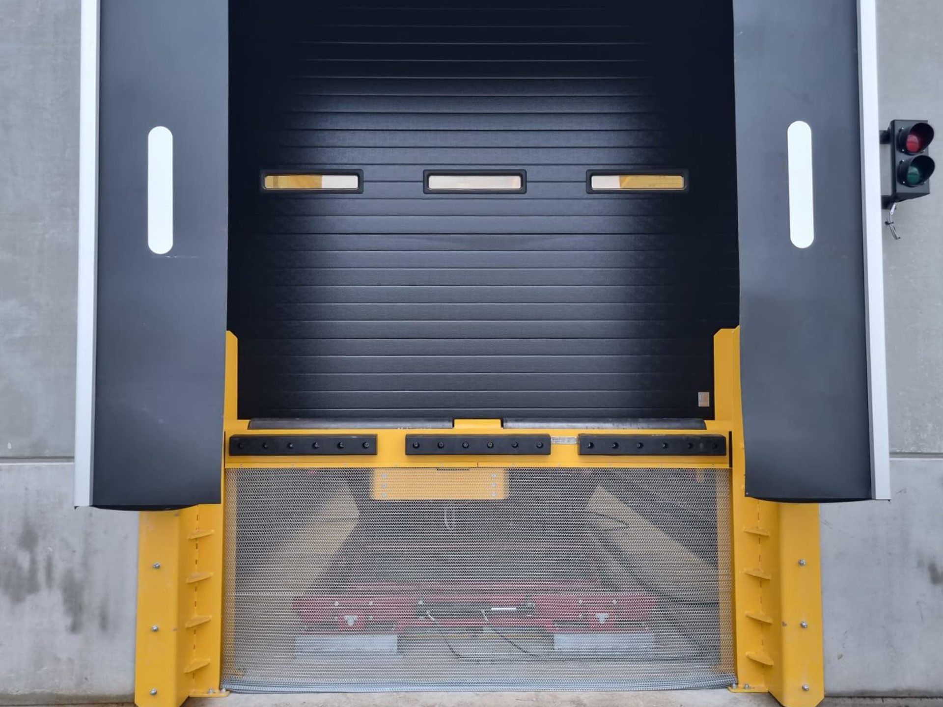 Rising Beam Truck Dock (2)