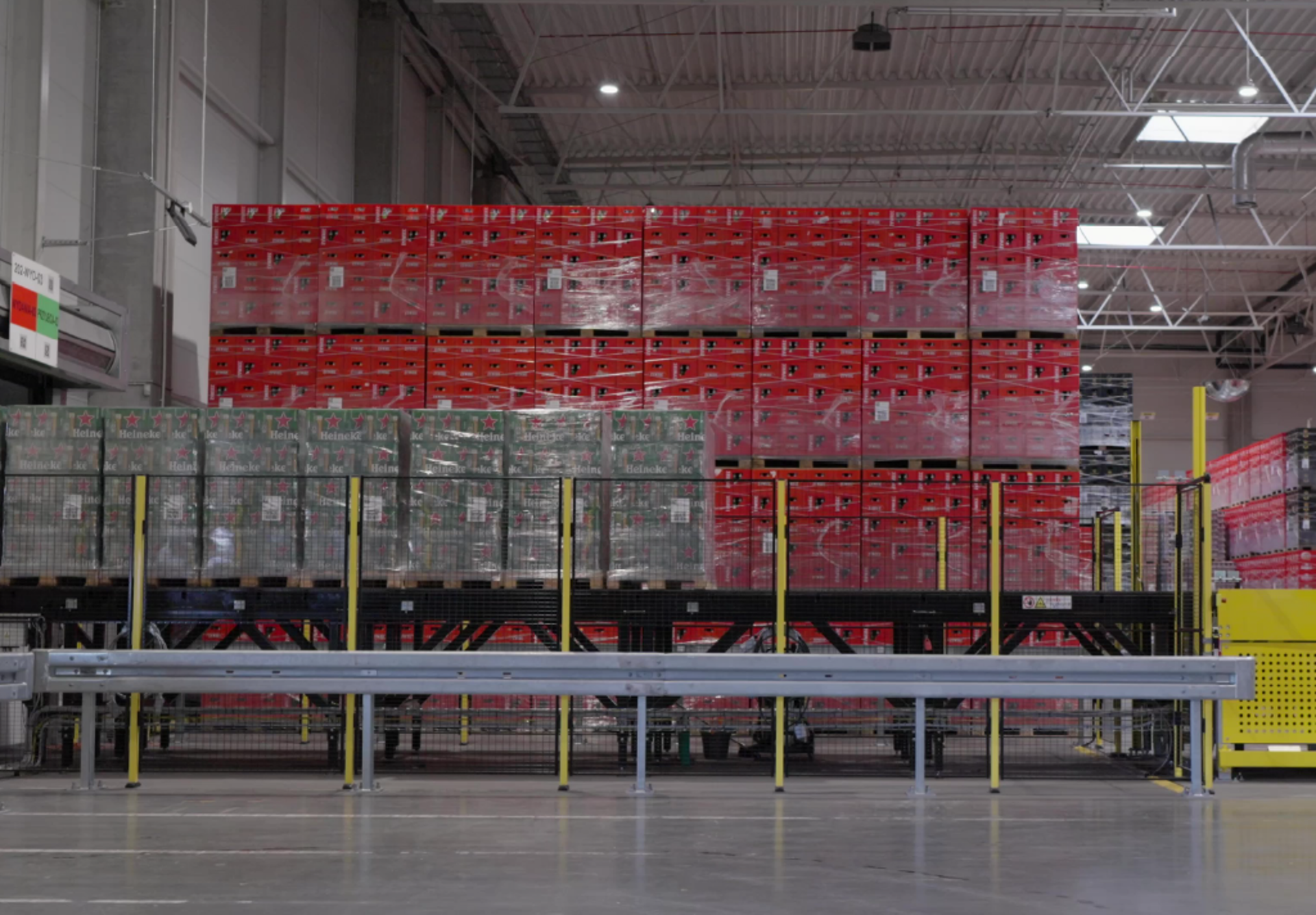 MF Palletised Beverage Unloading