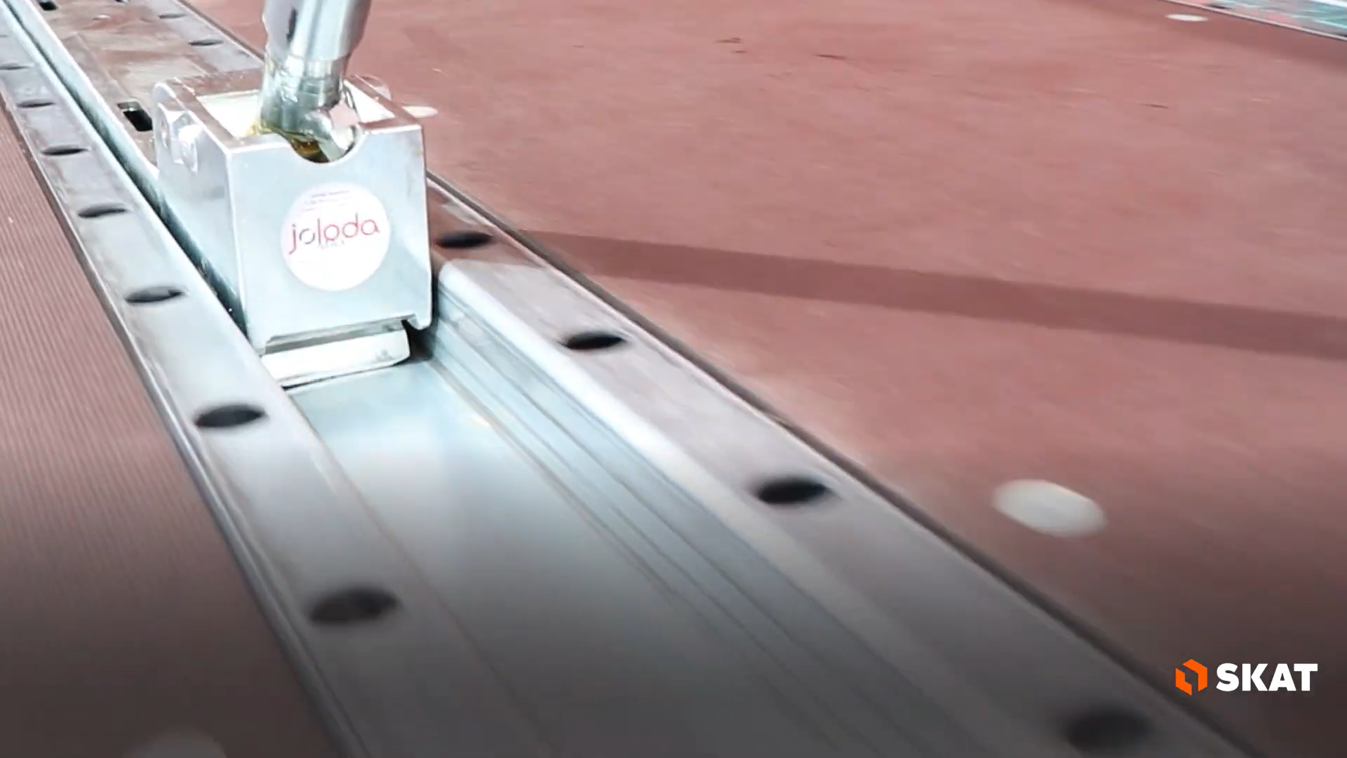 Skate & Track Moving