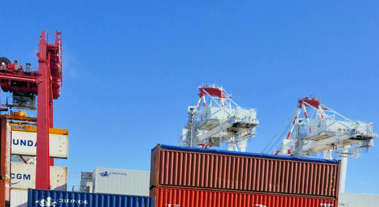 Container (14)