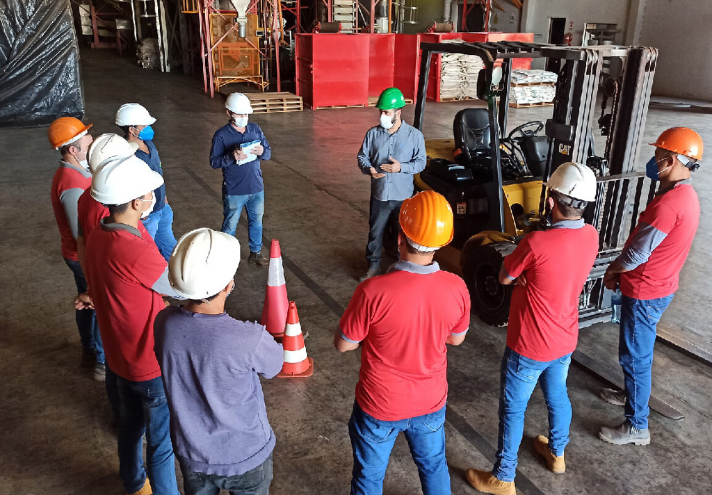 The Top 3 Loading Dock Safety Tips 01