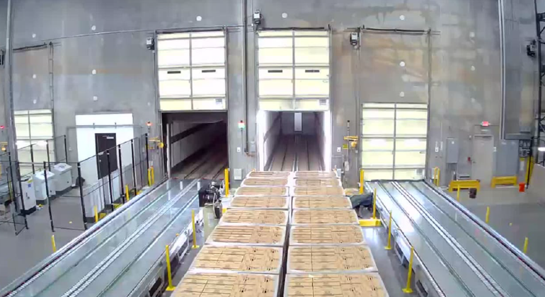 Slipchain Multiple Docks Loading Palletised