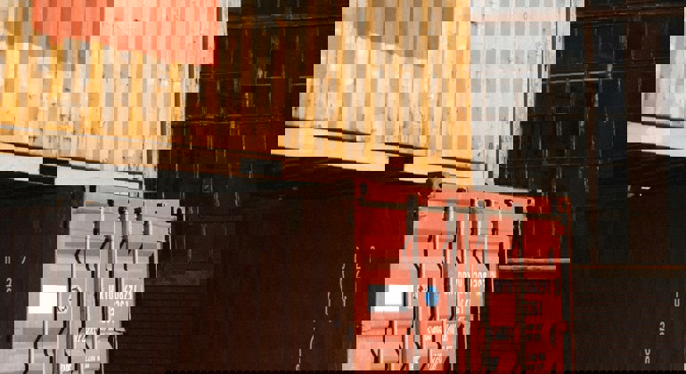 Container (12)