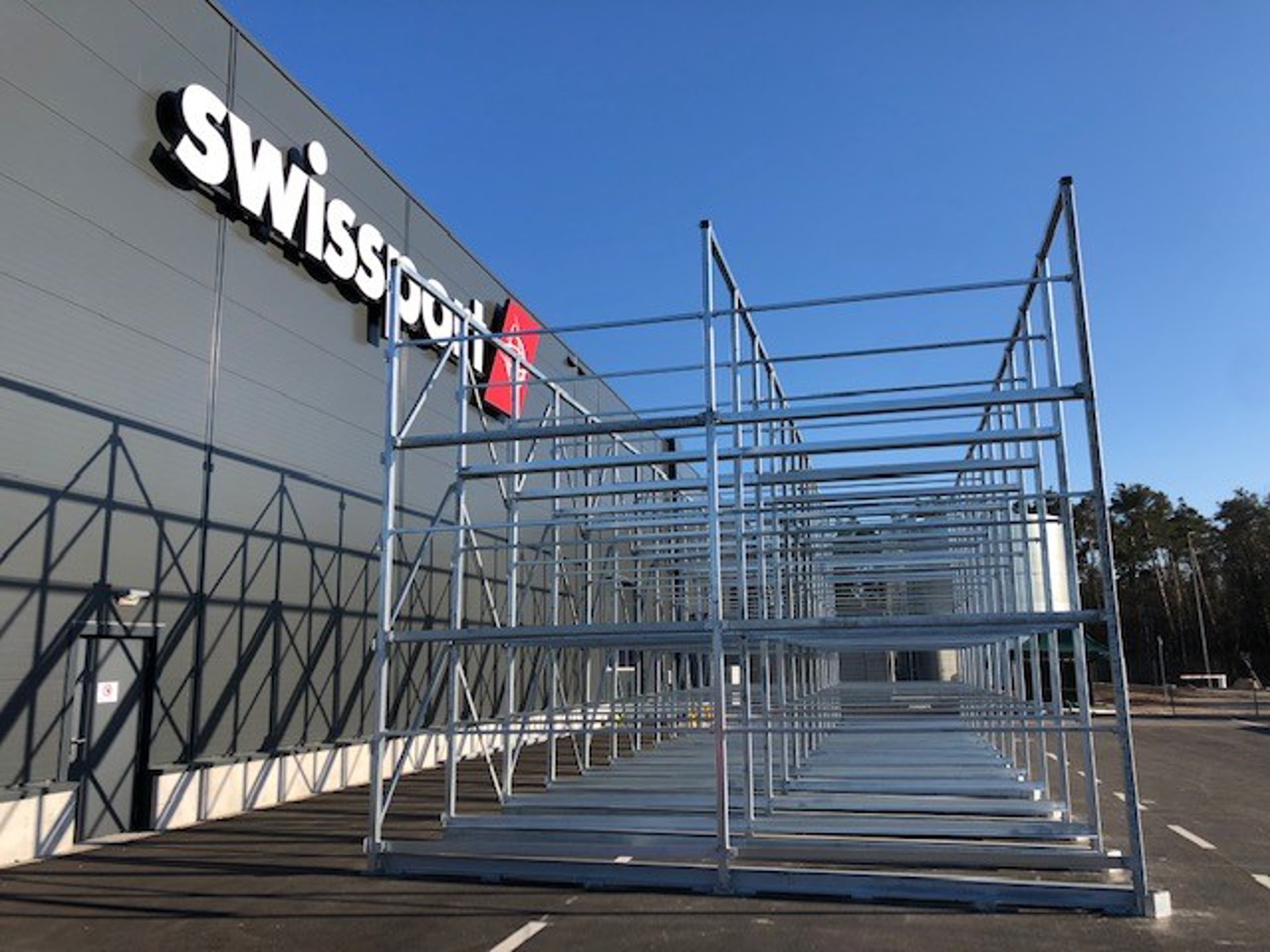 AKE Rack Swissport