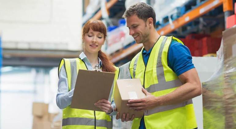 Warehouse Workers Hivis