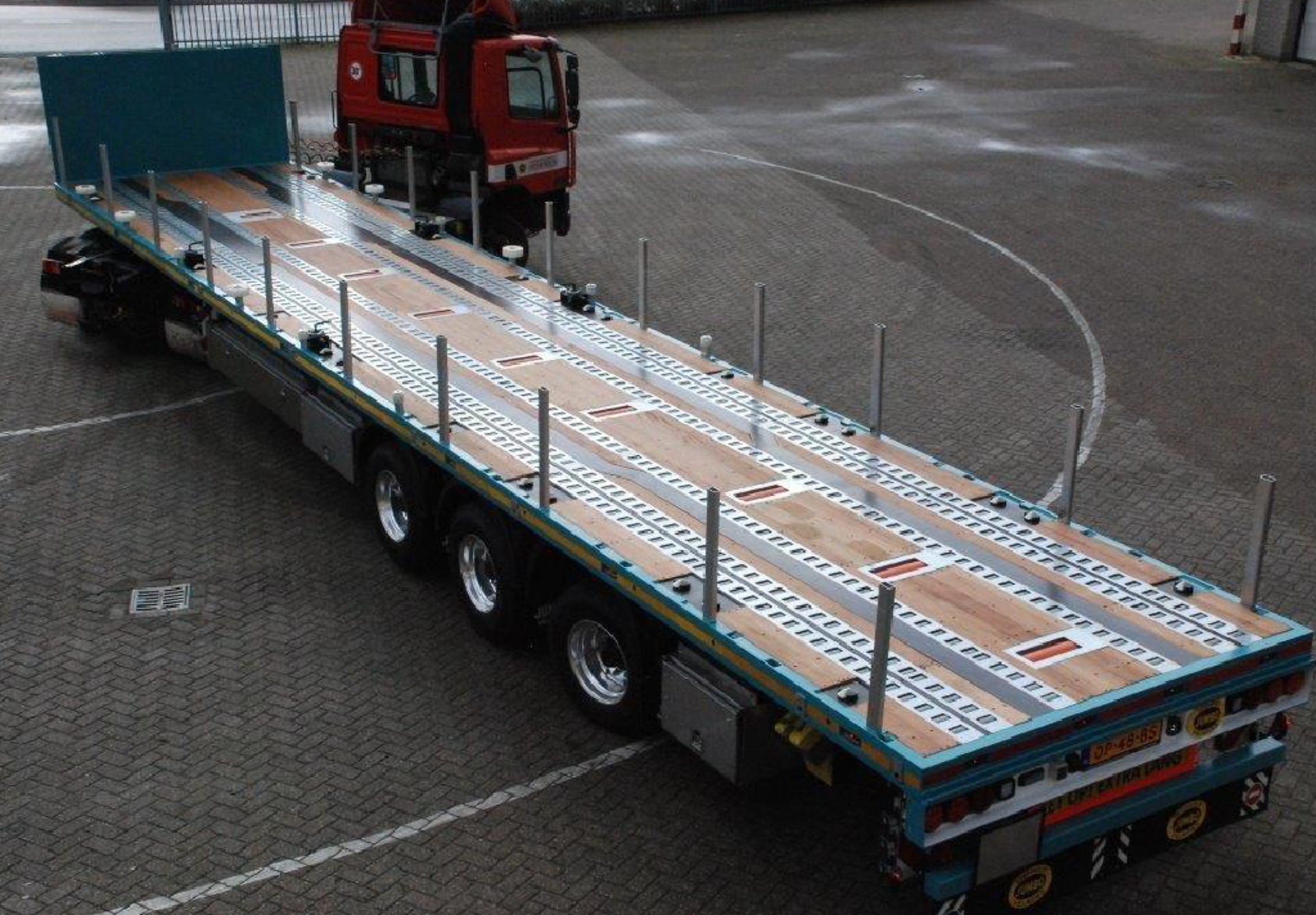 Unloading Flate Rope Safety Tips for Loading & Unloading Flatbeds | Joloda Hydraroll