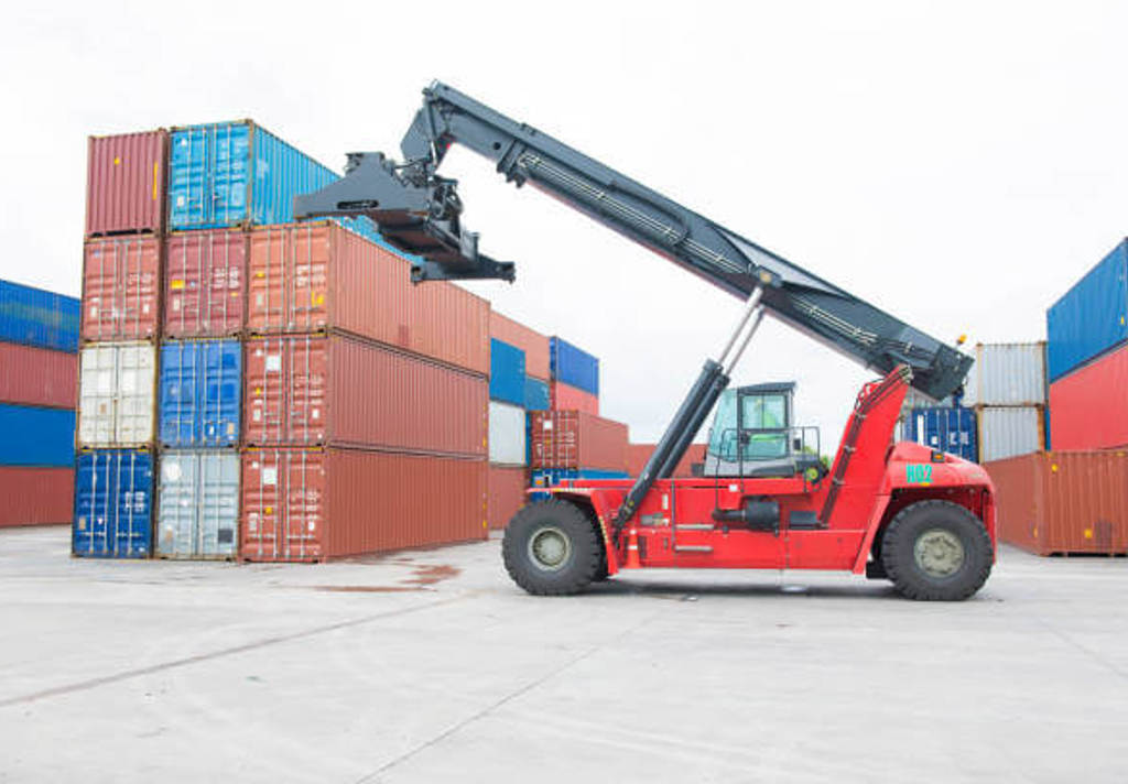 Reach Stacker